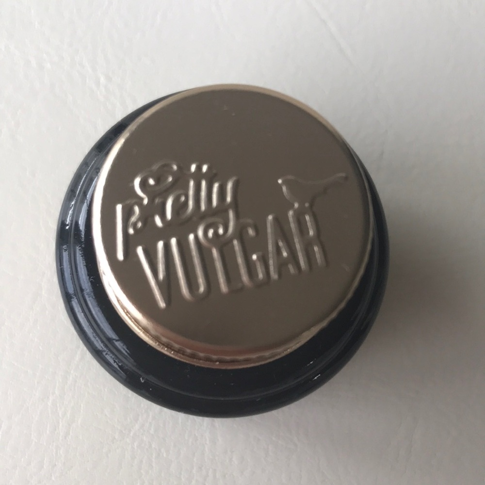 Pretty Vuglar - Picture 4 of 5